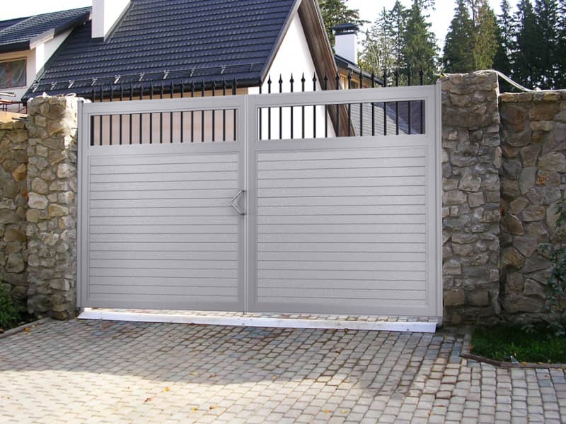 Уличные ворота DoorHan в Чите с установкой