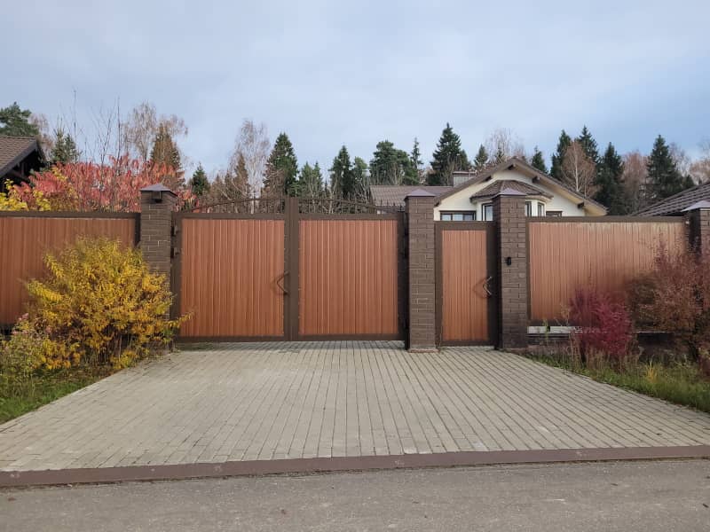 Уличные ворота DoorHan в Чите с установкой